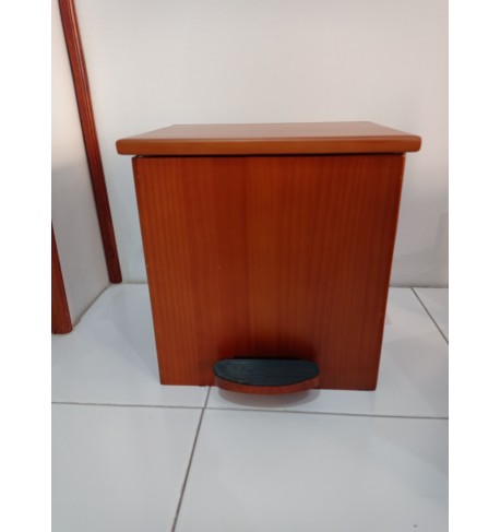 CUBO PEDAL MADERA,COLOR SAPELY . 29 X 23 X30